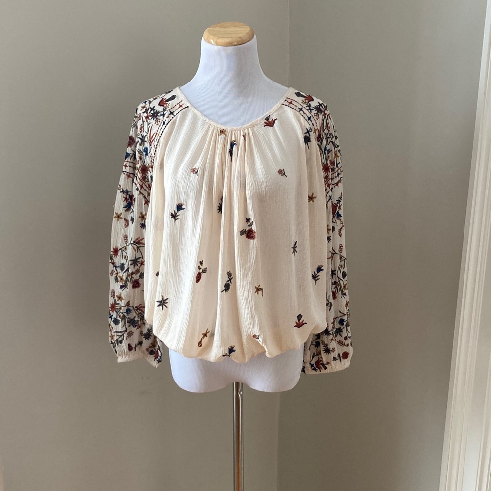Dex Cream Floral embroidered Blouse
